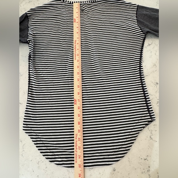Lululemon Weekend Long Sleeve Classic Stripe Black White Size 6 - Picture 8 of 12